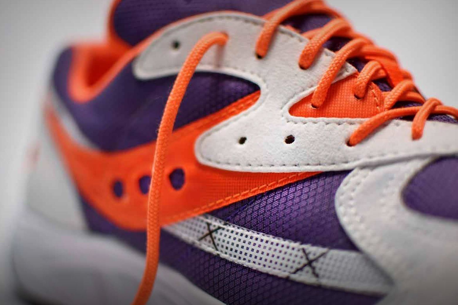 SAUCONY