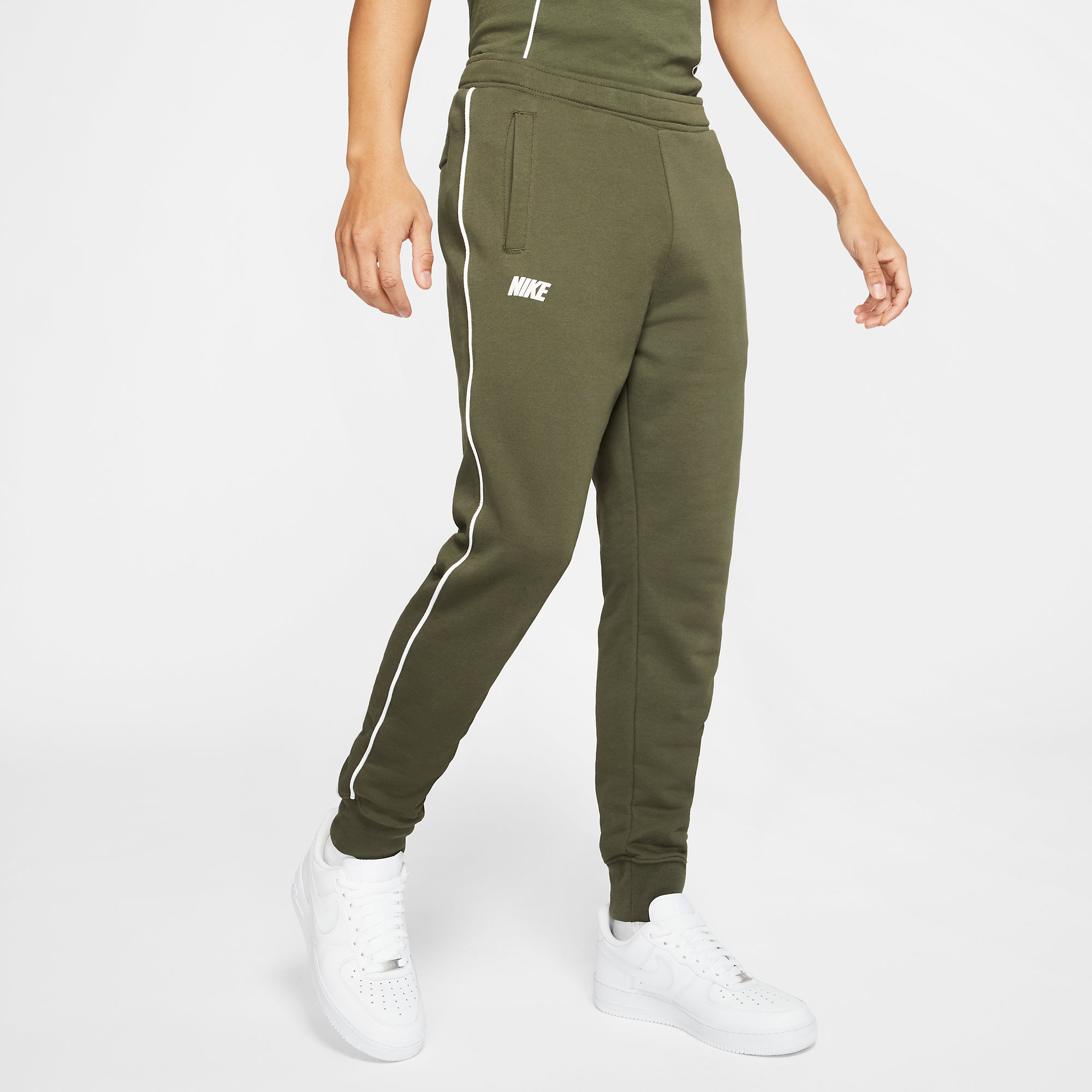 nike sportswear jogger