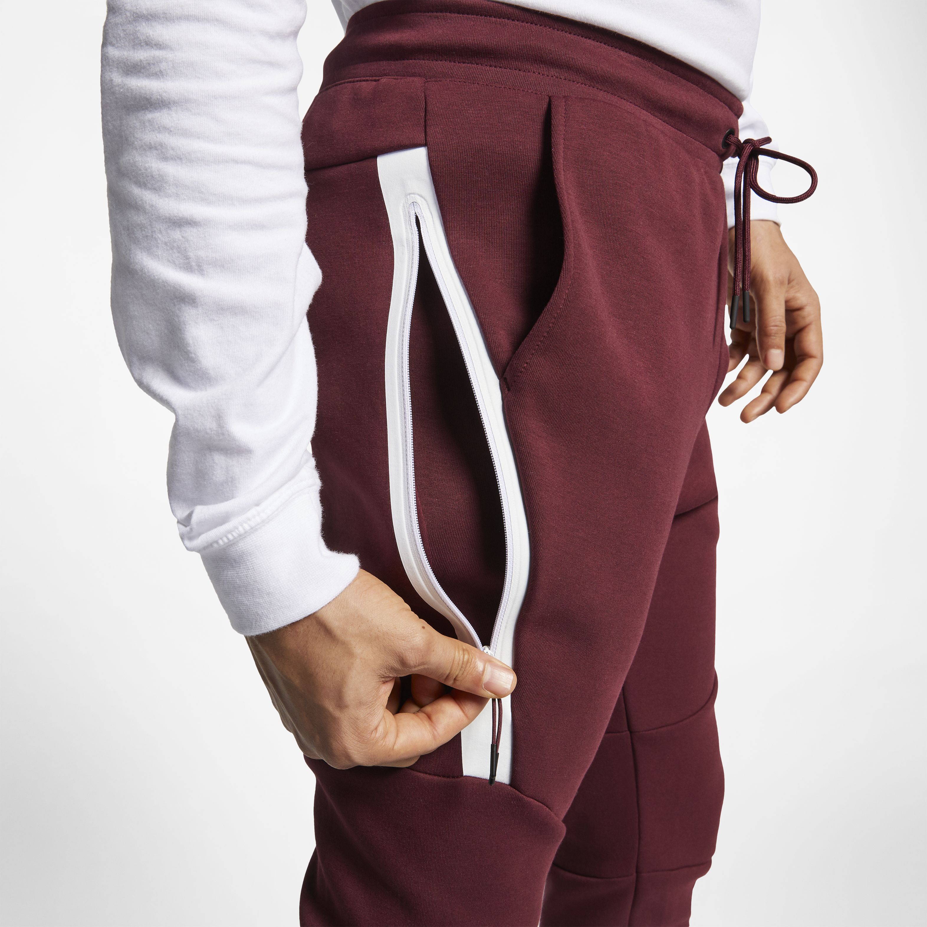 nike tech fleece jogger burgundy