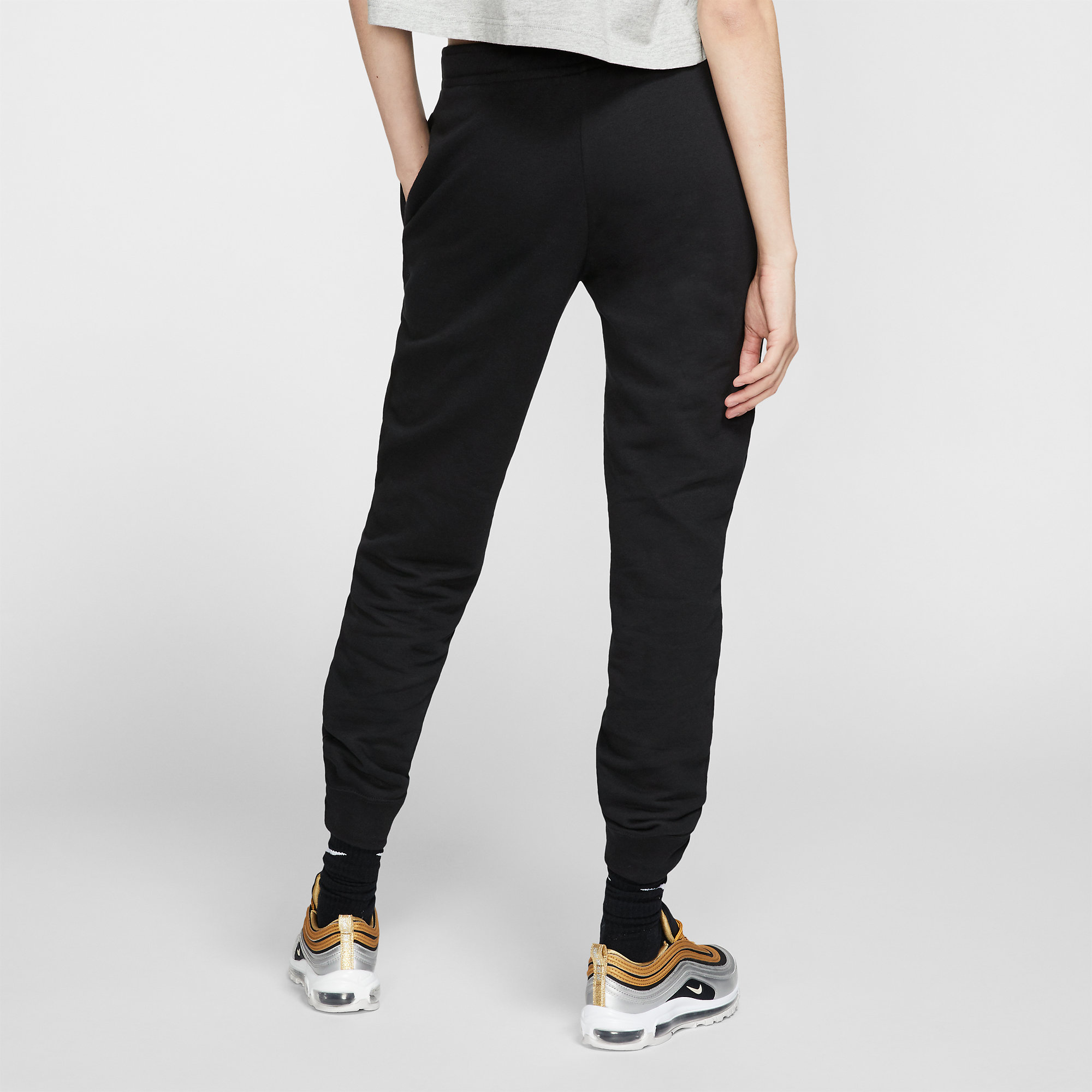 nike sportswear essential fleece pants